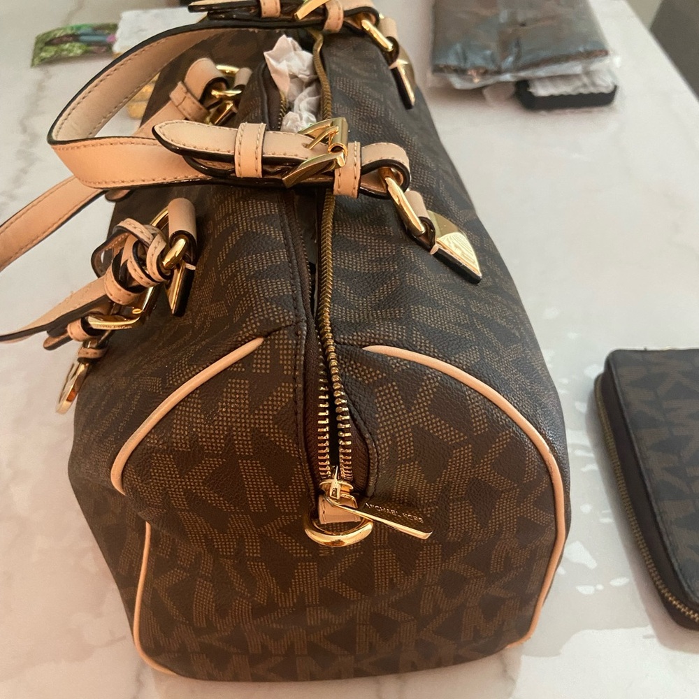 Michael Kors bag and wallet